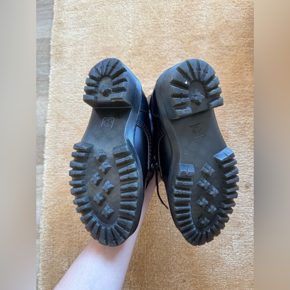 🍂NWOT Dr. Martens LEONA WOMEN'S VINTAGE SMOOTH LEATHER HEELED BLACK BOOTS - Picture 13 of 16